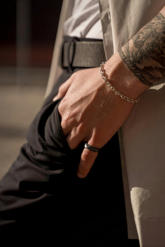 Comment choisir un bracelet en fonction de la taille et de la forme de son poignet ?